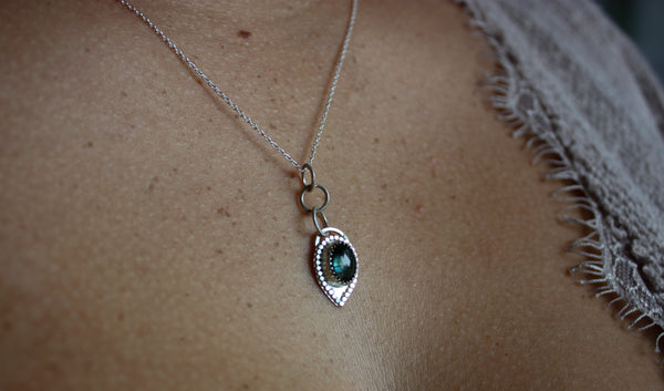 Tear Chained Necklace