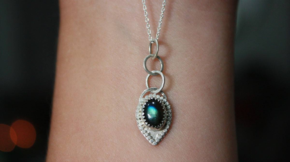 Tear Chained Necklace