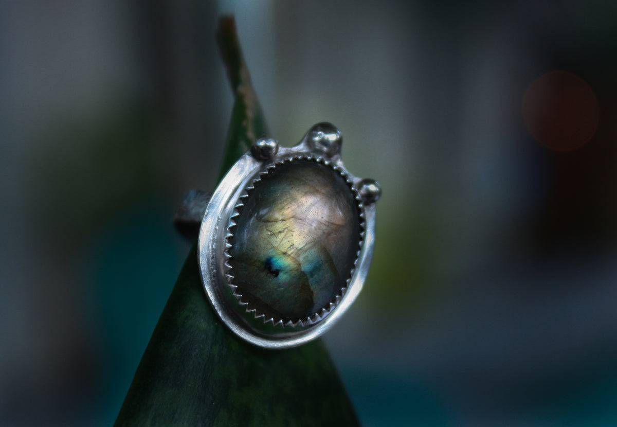 Beaded Crown Labradorite Ring