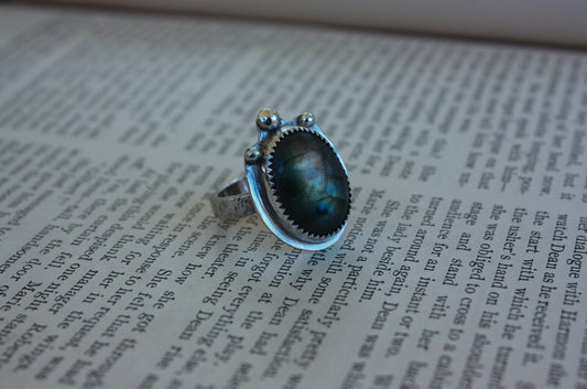 Beaded Crown Labradorite Ring